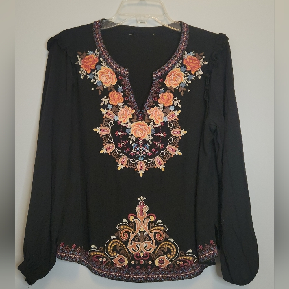 ANDREE BY UNIT Black Top with Floral Embroidery Size Medium